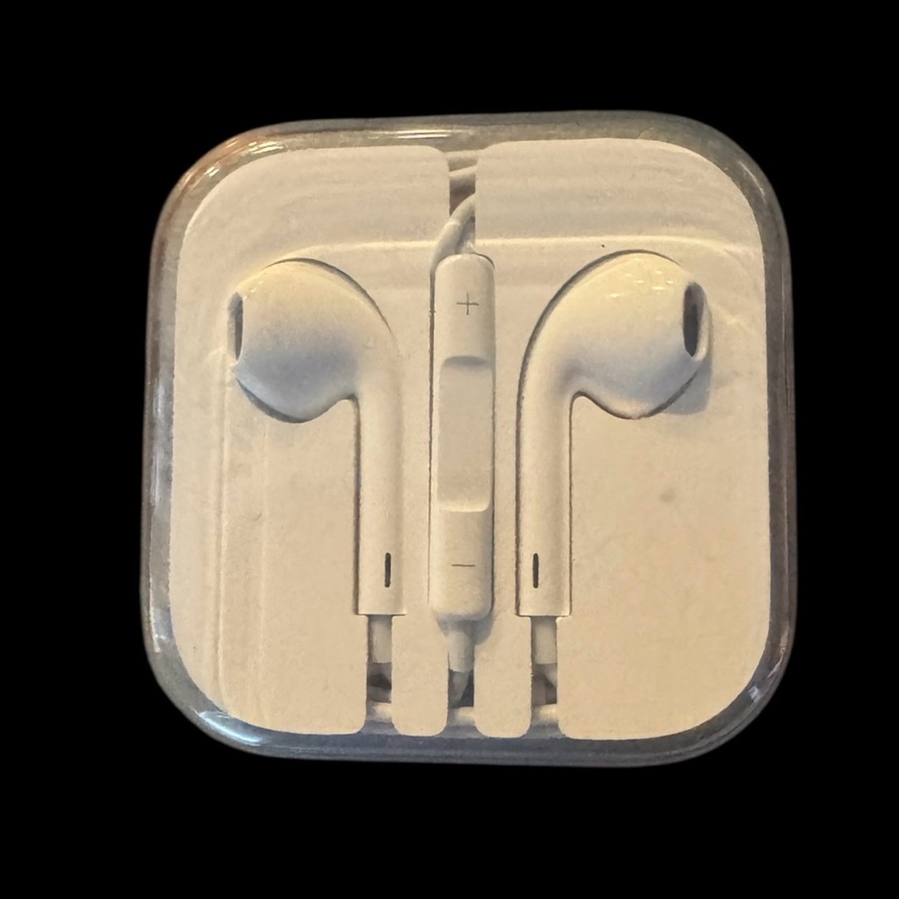 Apple EarPods with a 3.5mm headphone plug.